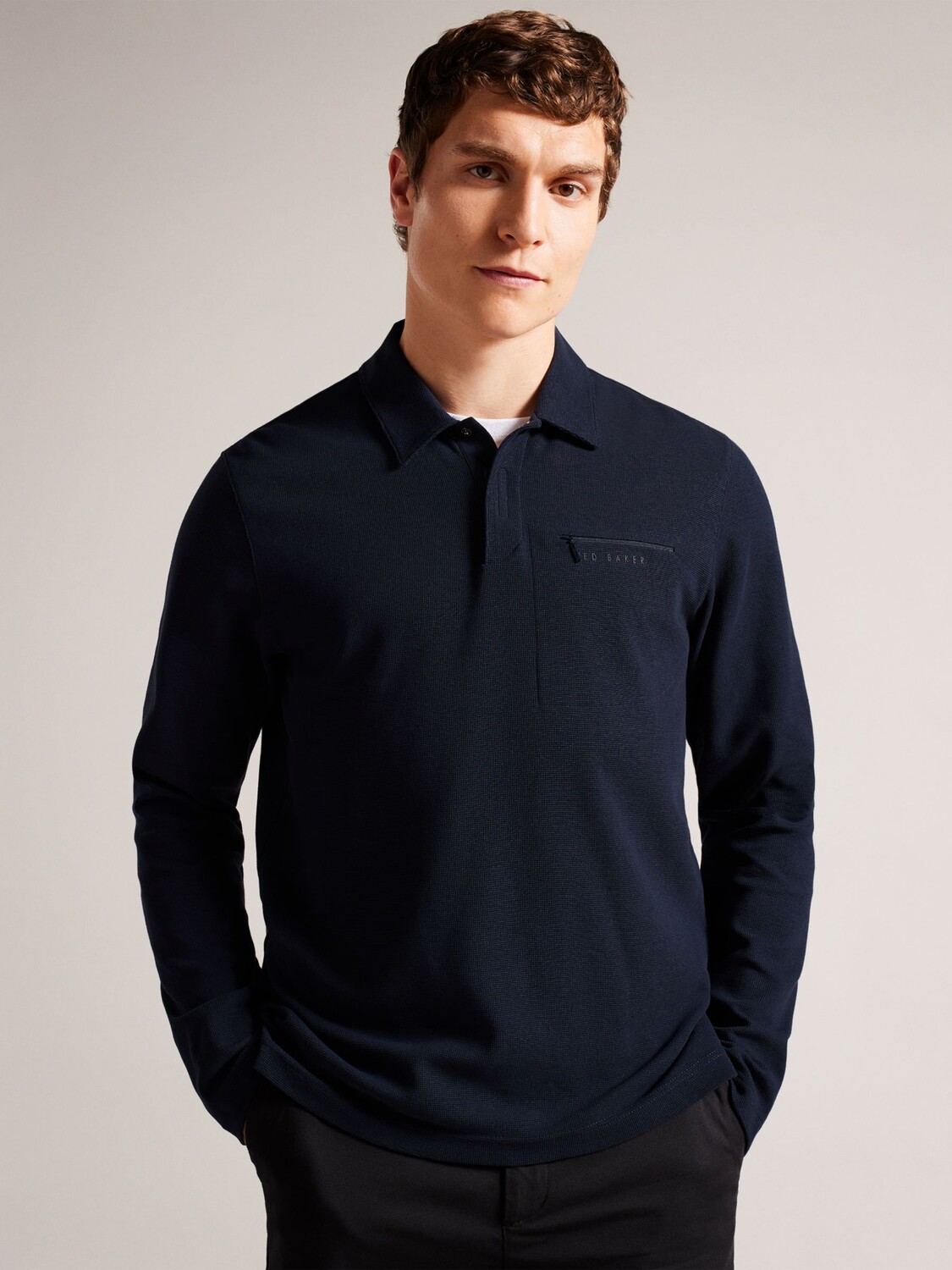 Футболка-поло с длинными рукавами из органического хлопка Ted Baker Wavelo, темно-синяя, Синий
Футболка-поло с длинными рукавами из органического хлопка Ted Baker Wavelo, темно-синяя, Синий