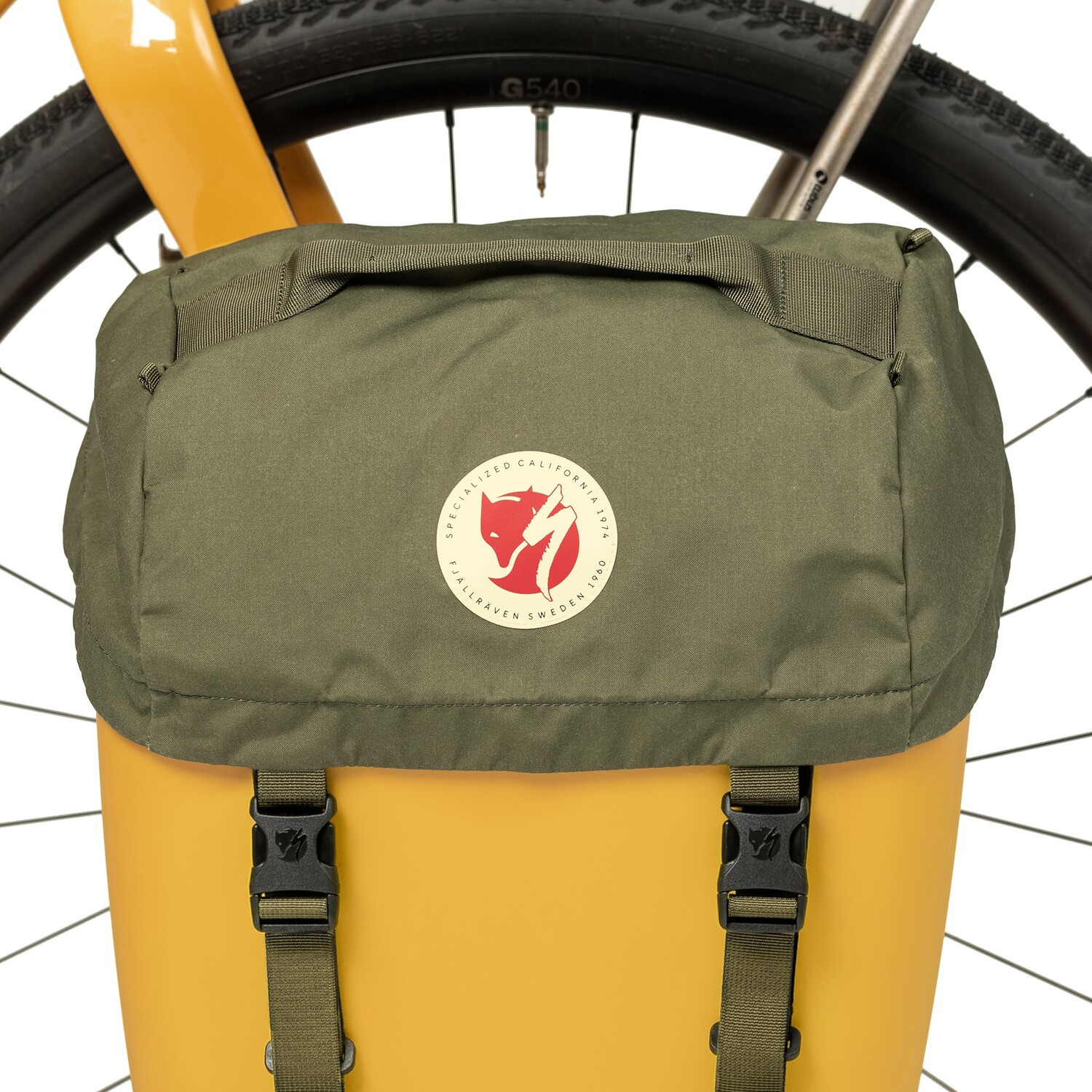 Сумка через плечо FJÄLLRÄVEN S/F Cave Lid Pack Deckel für Fahrradtasche 35 см, зеленый
Сумка через плечо FJÄLLRÄVEN S/F Cave Lid Pack Deckel für Fahrradtasche 35 см, зеленый