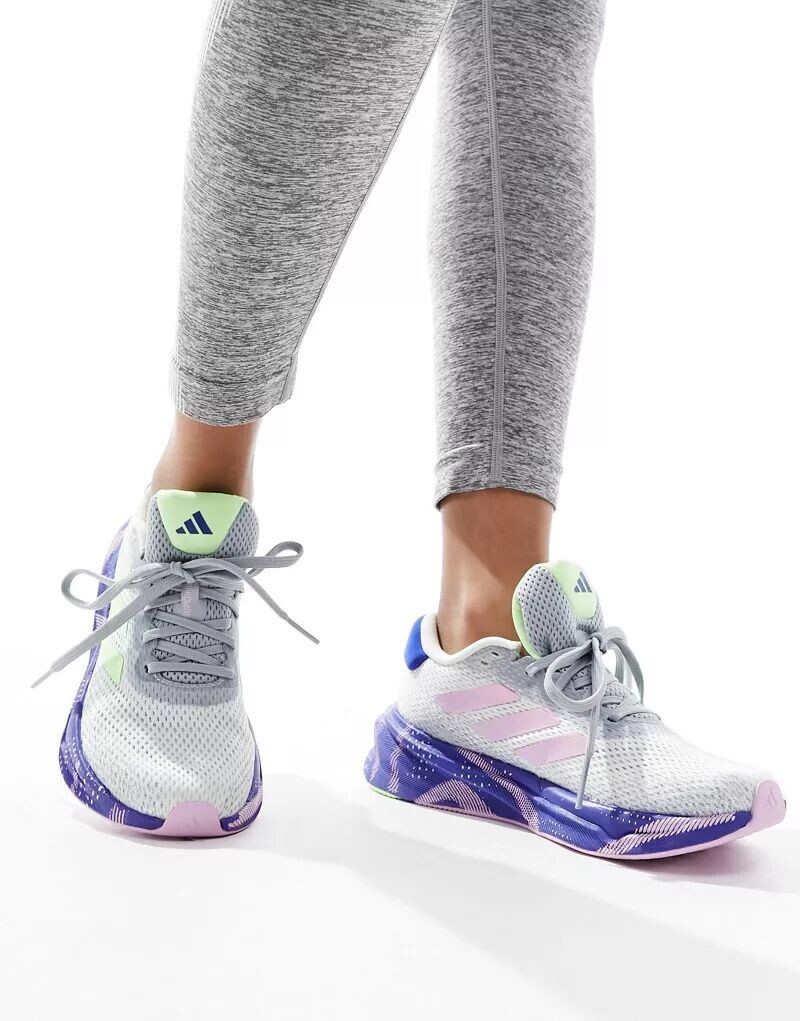 Белые, синие и неоново-зеленые кроссовки adidas Running Supernova Stride adidas performance
Белые, синие и неоново-зеленые кроссовки adidas Running Supernova Stride adidas performance
