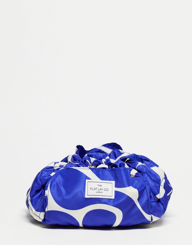 Компания «Флэт Лэй» X ASOS EXCLUSIVE – синяя косметичка на шнурке Flat Lay Company, Santorini
Компания «Флэт Лэй» X ASOS EXCLUSIVE – синяя косметичка на шнурке Flat Lay Company, Santorini