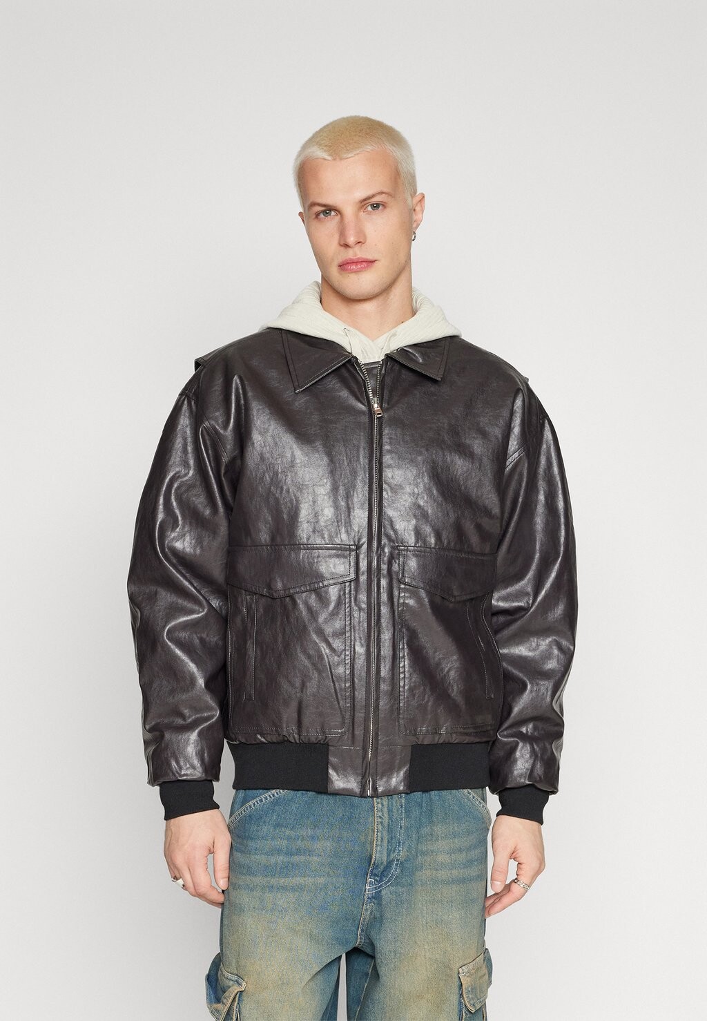 Куртка из синтетической кожи BDG Urban Outfitters UNISEX FLIGHT JACKET, темно-коричневый
Куртка из синтетической кожи BDG Urban Outfitters UNISEX FLIGHT JACKET, темно-коричневый