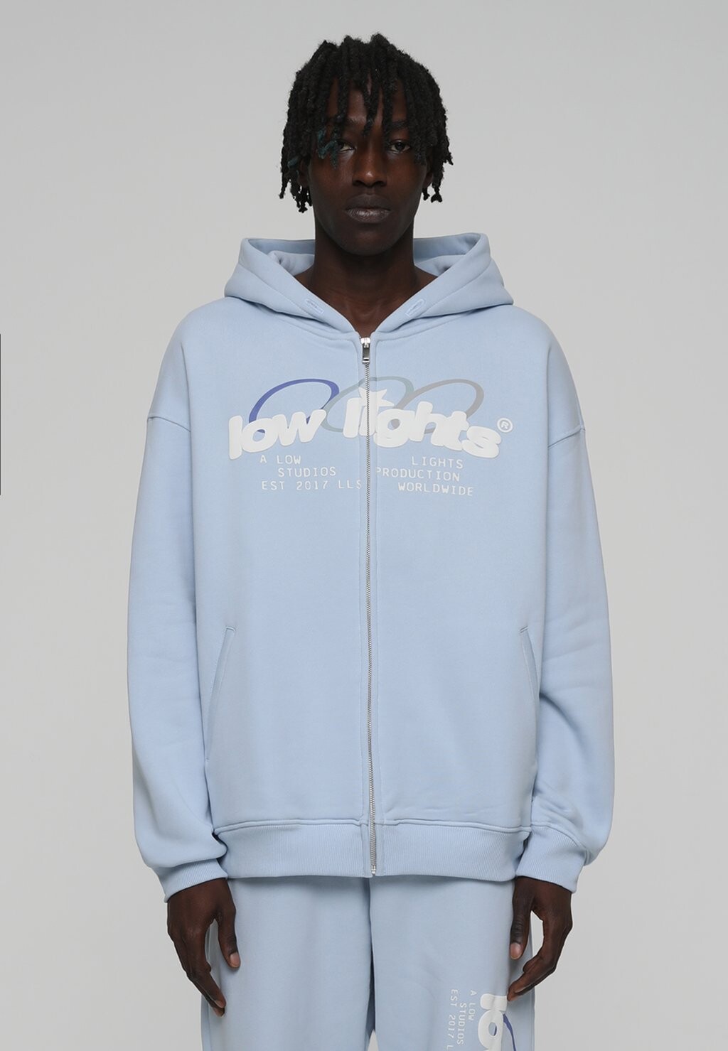 Толстовка с кремальерой LOW LIGHTS STUDIOS ARCTIC RING LOGO ZIP HOODIE UNISEX, небесно-голубой, Синий
Толстовка с кремальерой LOW LIGHTS STUDIOS ARCTIC RING LOGO ZIP HOODIE UNISEX, небесно-голубой, Синий