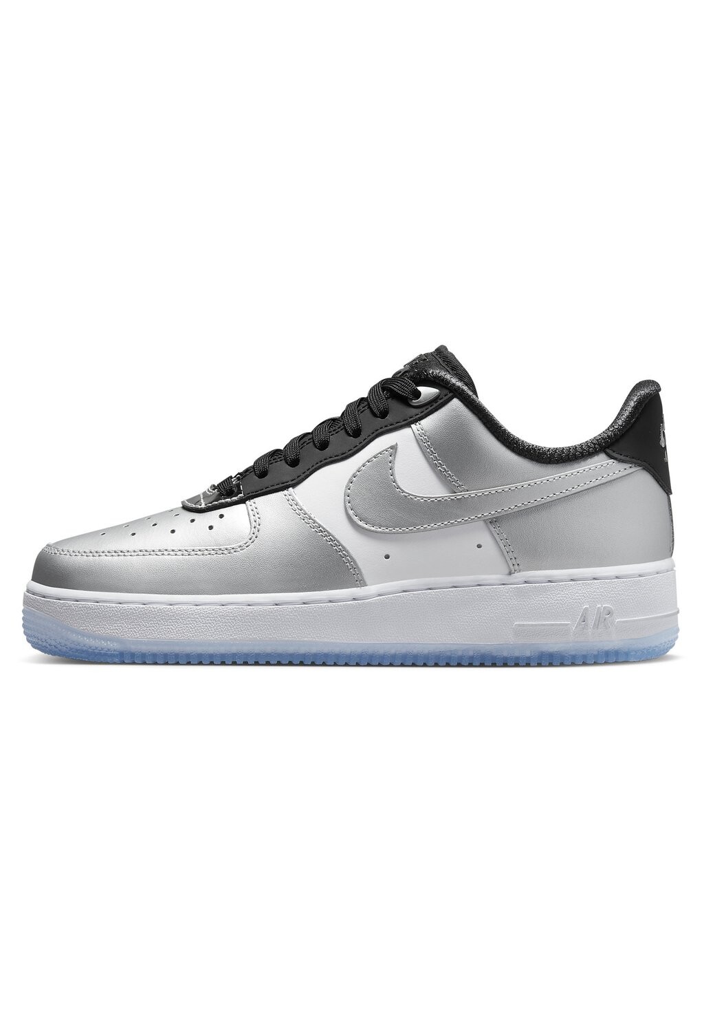 Кроссовки Nike Air Force 1 07 Se, серебристый металлик черный / белый серебристый металлик
Кроссовки Nike Air Force 1 07 Se, серебристый металлик черный / белый серебристый металлик