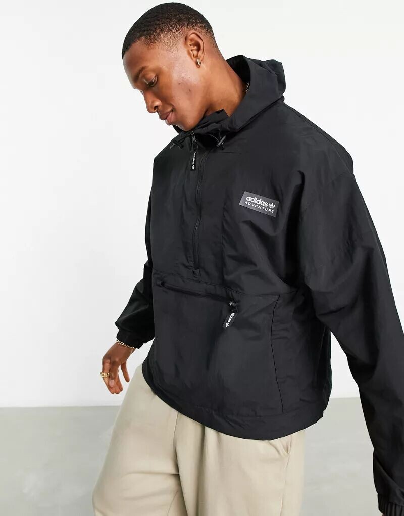 Черная короткая куртка из полиэстера на молнии adidas Originals Adventure Premium
Черная короткая куртка из полиэстера на молнии adidas Originals Adventure Premium