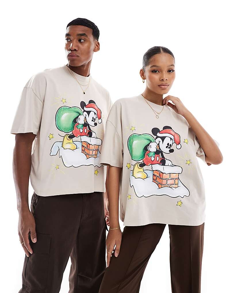 Бежевая объемная футболка свободного кроя ASOS DESIGN Disney с рождественским принтом Микки Мауса
Бежевая объемная футболка свободного кроя ASOS DESIGN Disney с рождественским принтом Микки Мауса
