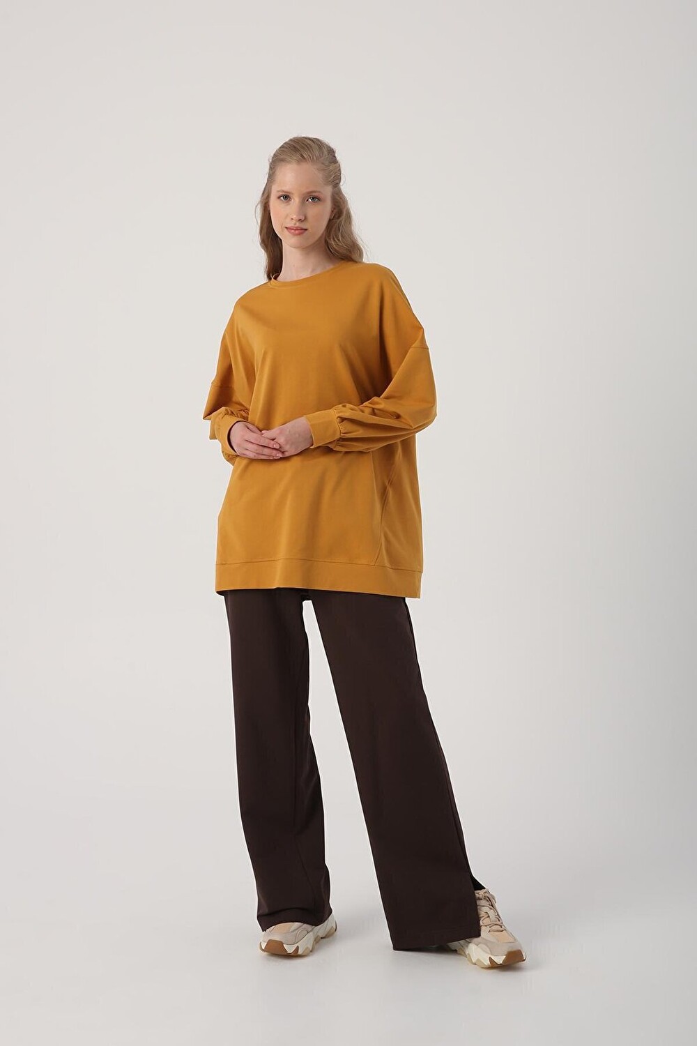 Горчичный базовый свитшот Oversize из двух ниток с круглым вырезом ALL DAY, Желтый
Горчичный базовый свитшот Oversize из двух ниток с круглым вырезом ALL DAY, Желтый