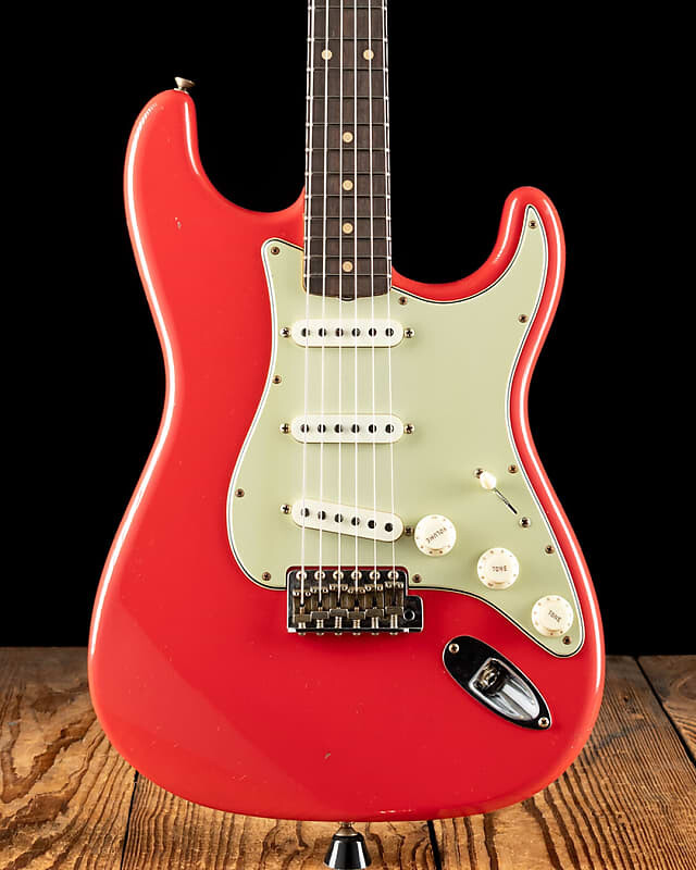 Электрогитара Fender Limited Edition '62/'63 Journeyman Relic Stratocaster - Aged Fiesta Red - Free Shipping
Электрогитара Fender Limited Edition '62/'63 Journeyman Relic Stratocaster - Aged Fiesta Red - Free Shipping