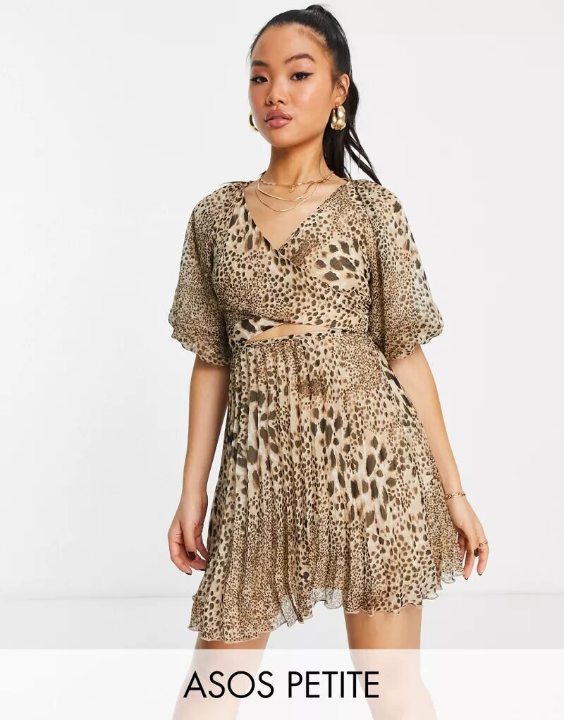 Плиссированное платье миди с запахом и животным принтом ASOS DESIGN Petite натурального цвета
Плиссированное платье миди с запахом и животным принтом ASOS DESIGN Petite натурального цвета