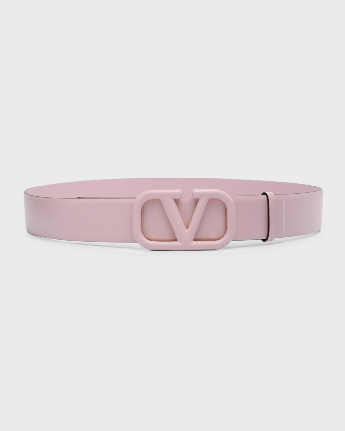Кожаный ремень наппа с V-образным логотипом Valentino Garavani, цвет Water Lilac
Кожаный ремень наппа с V-образным логотипом Valentino Garavani, цвет Water Lilac