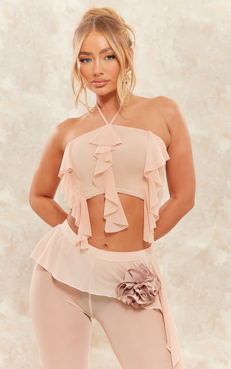 PrettyLittleThing Укороченный топ из сетки из натурального камня с воротником-халтер и оборками
PrettyLittleThing Укороченный топ из сетки из натурального камня с воротником-халтер и оборками