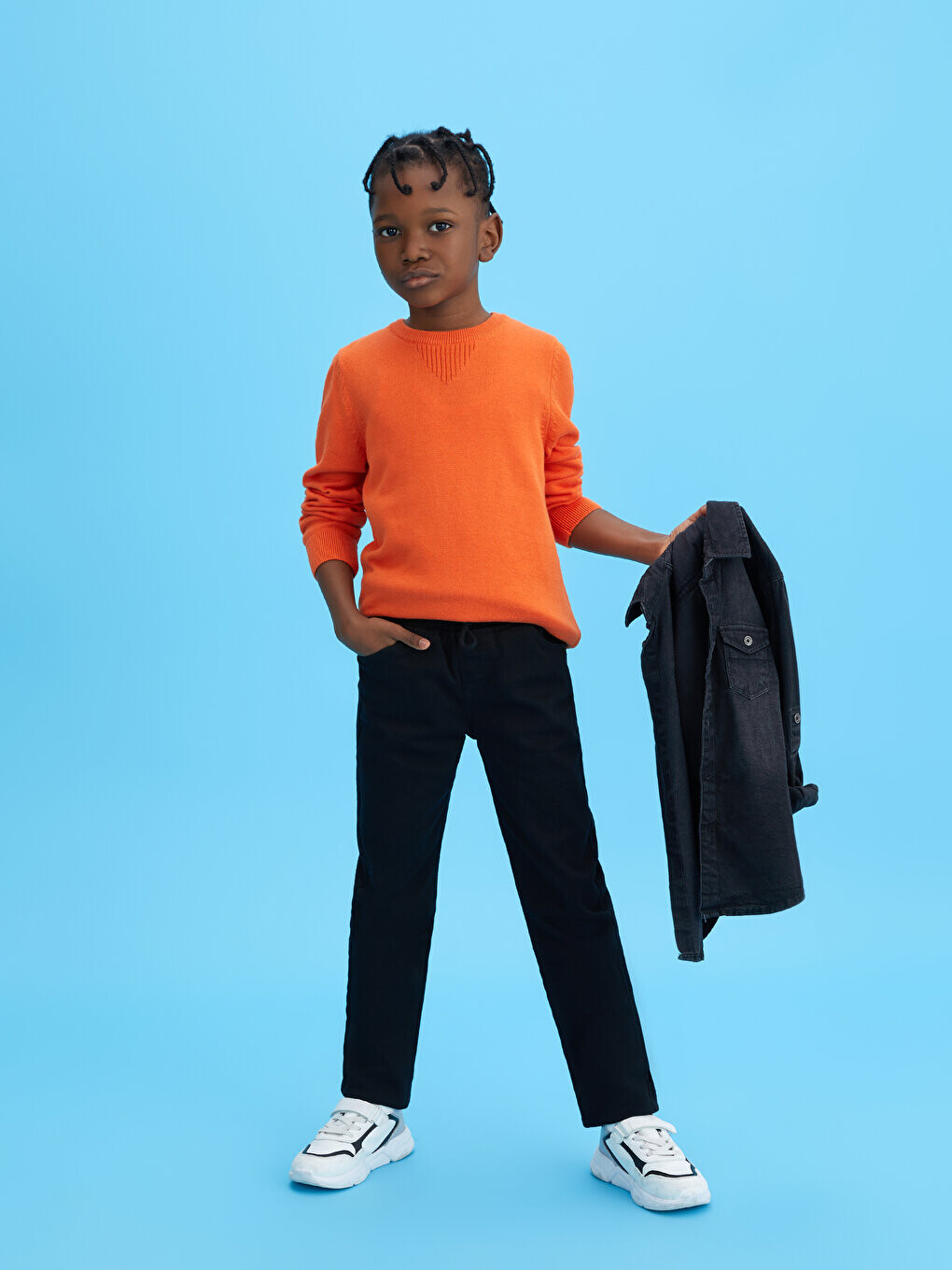Габардиновые брюки Slim Fit для мальчика с эластичной резинкой на талии LCW Kids, черный
Габардиновые брюки Slim Fit для мальчика с эластичной резинкой на талии LCW Kids, черный