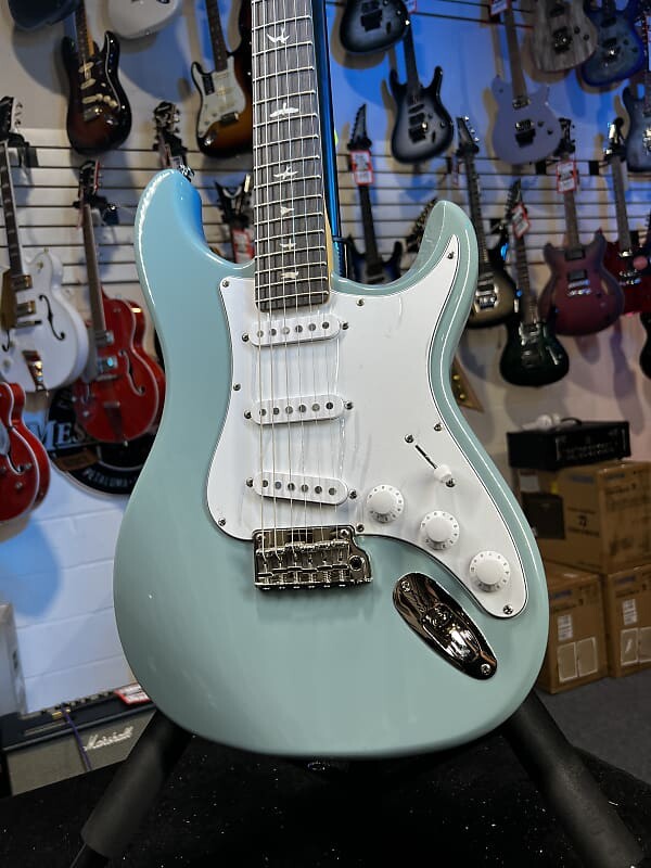 Электрогитара PRS SE Silver Sky Electric Guitar - Stone Blue Rosewood Fingerboard Auth Deal Free Ship! 754 GET PLEK’D!
Электрогитара PRS SE Silver Sky Electric Guitar - Stone Blue Rosewood Fingerboard Auth Deal Free Ship! 754 GET PLEK’D!