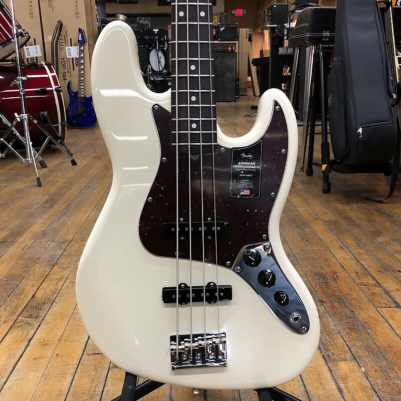 Басс гитара Fender American Professional II Jazz Bass Olympic White w/Rosewood Fingerboard, Hard Case
Басс гитара Fender American Professional II Jazz Bass Olympic White w/Rosewood Fingerboard, Hard Case