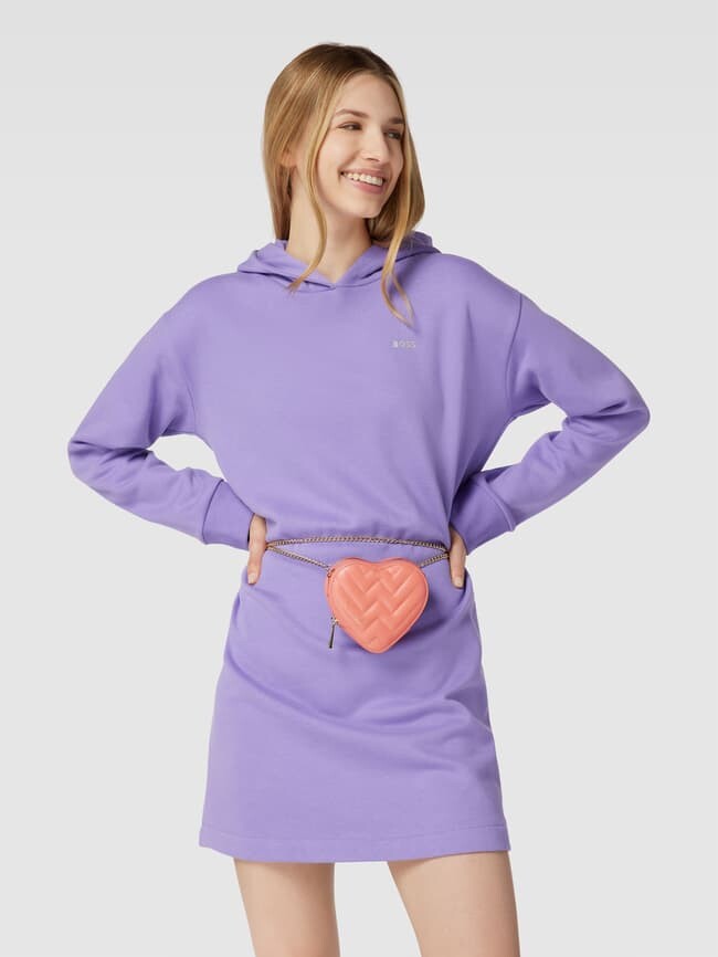 Сумка через плечо с детальной этикеткой, модель Mini Heart Bag Peach Weat, абрикос
Сумка через плечо с детальной этикеткой, модель Mini Heart Bag Peach Weat, абрикос