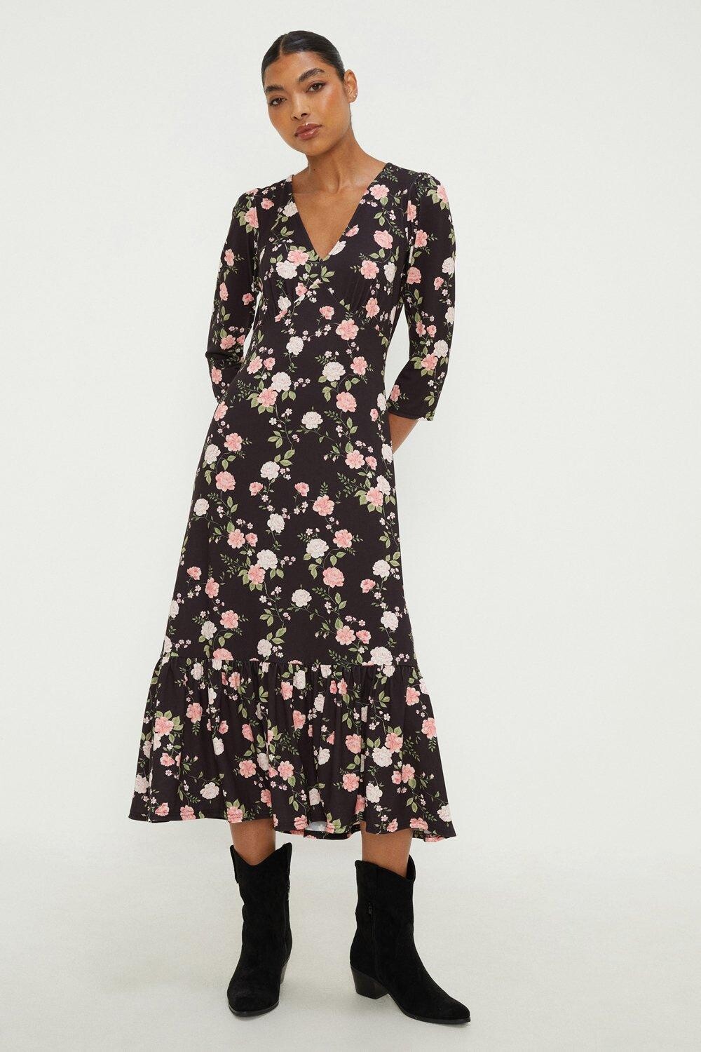 Многоуровневое платье миди с V-образным вырезом и цветочным принтом Dorothy Perkins, черный
Многоуровневое платье миди с V-образным вырезом и цветочным принтом Dorothy Perkins, черный