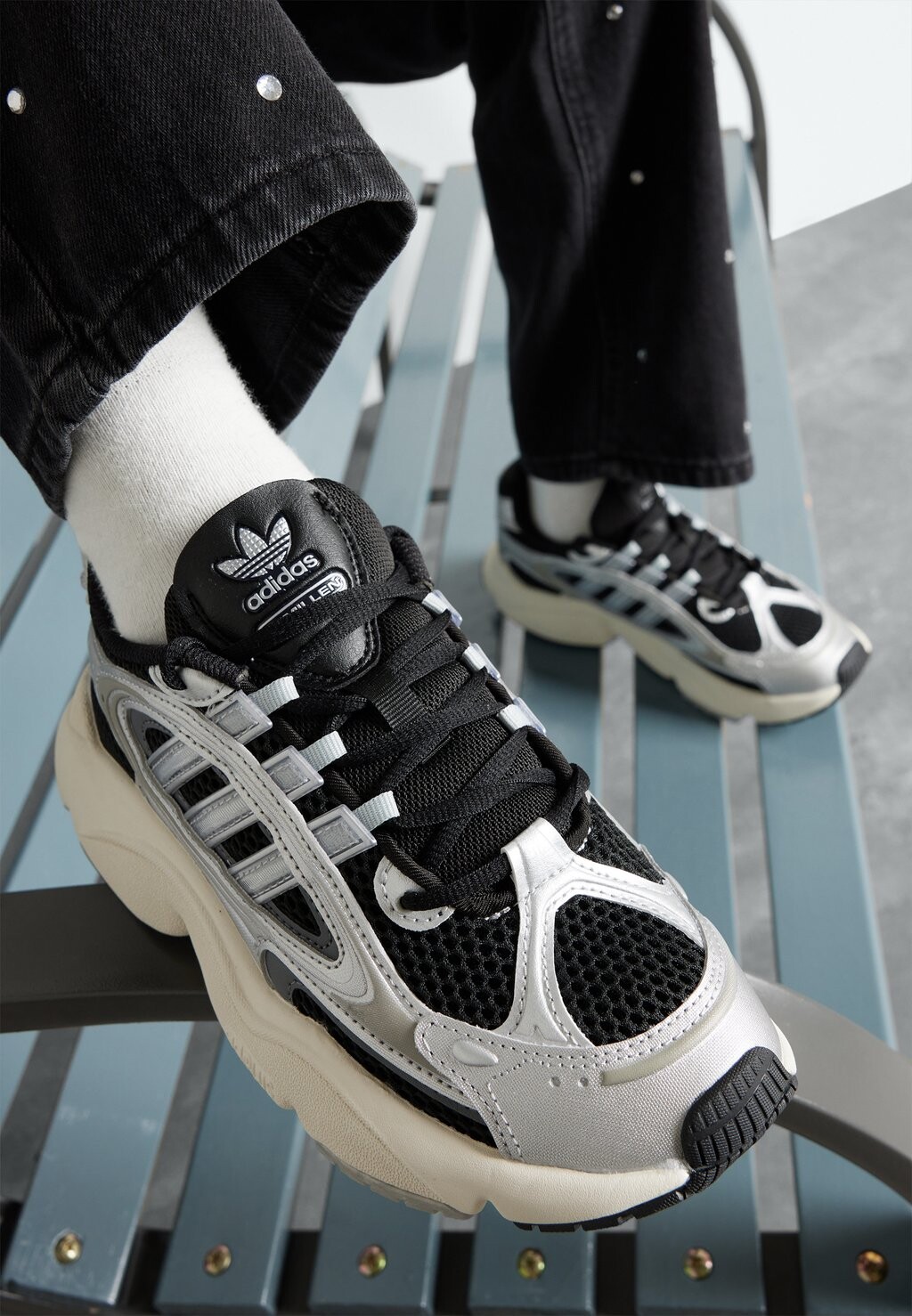 Низкие кроссовки Ozmillen Unisex adidas Originals, цвет core black/grey five/grey two
Низкие кроссовки Ozmillen Unisex adidas Originals, цвет core black/grey five/grey two