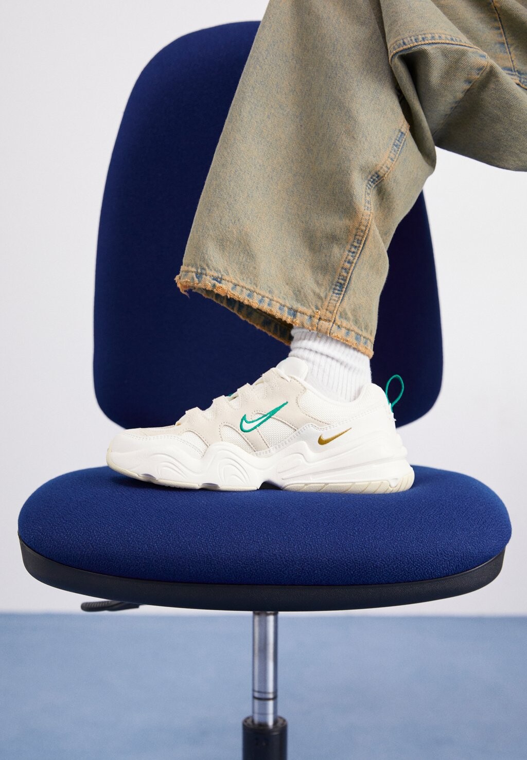 Низкие кроссовки TECH HERA Nike, бледная слоновая кость/парус/белый/кокосовое молоко/малахит/золотой металлик
Низкие кроссовки TECH HERA Nike, бледная слоновая кость/парус/белый/кокосовое молоко/малахит/золотой металлик