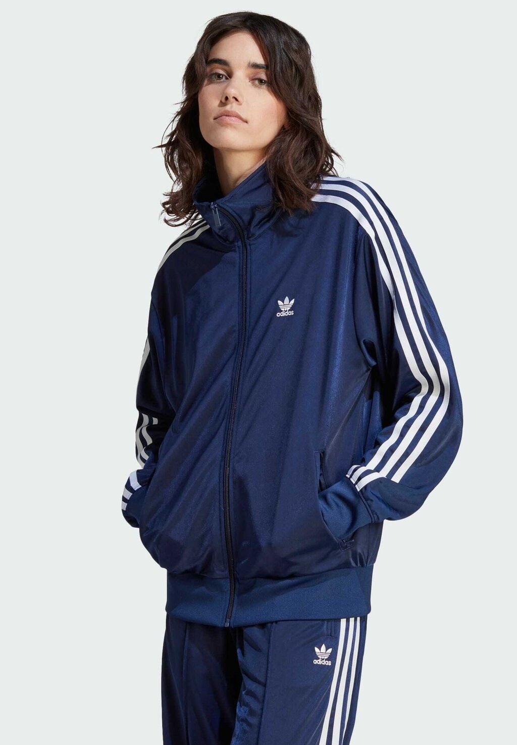 Спортивная куртка adidas Originals ADICOLOR CLASSICS LOOSE FIREBIRD, темно-синий
Спортивная куртка adidas Originals ADICOLOR CLASSICS LOOSE FIREBIRD, темно-синий