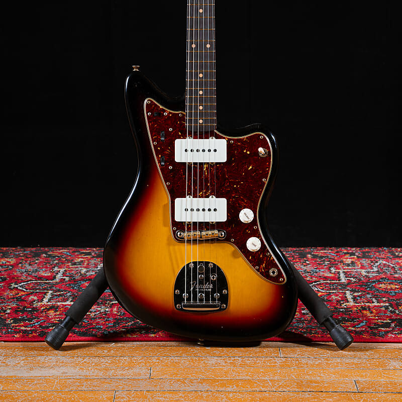 Электрогитара Fender Custom Shop '62 Jazzmaster Journeyman Relic 2023 - Aged 3-Tone Sunburst
Электрогитара Fender Custom Shop '62 Jazzmaster Journeyman Relic 2023 - Aged 3-Tone Sunburst