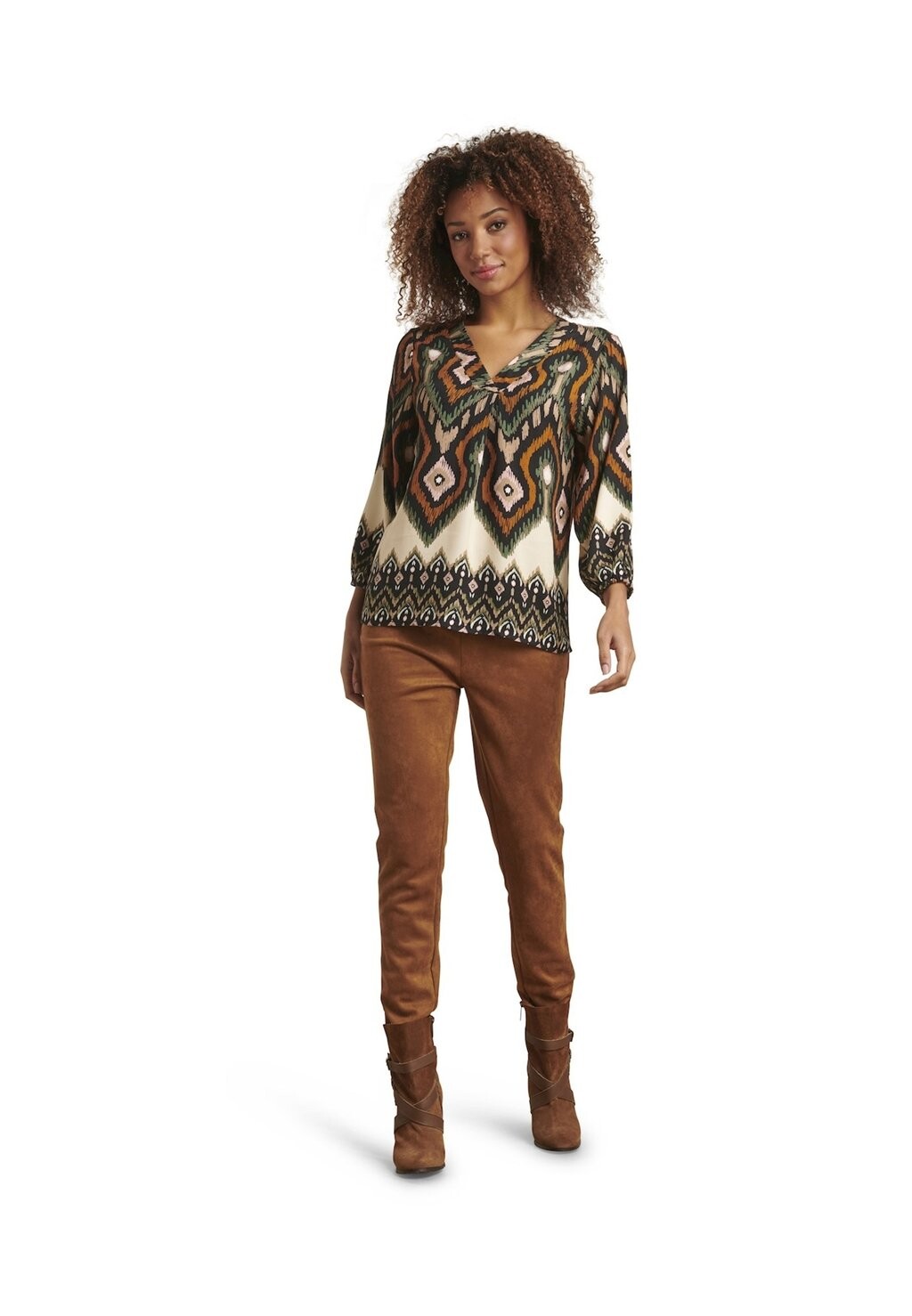 Блузка CLASSIC V-NECK WITH STRIKING TRIBAL PR Smashed Lemon, цвет black multicolour
Блузка CLASSIC V-NECK WITH STRIKING TRIBAL PR Smashed Lemon, цвет black multicolour