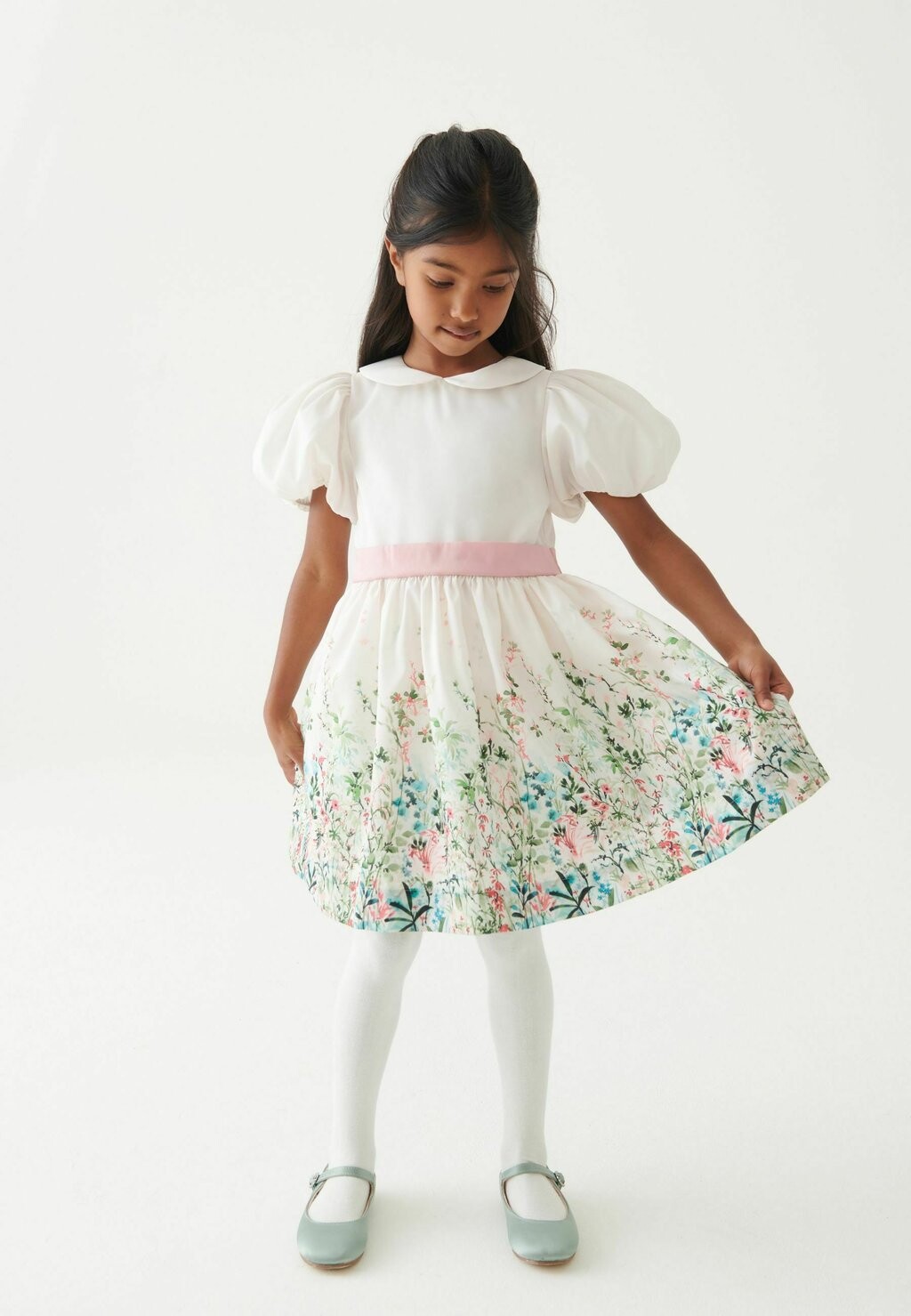 Коктейльное/праздничное платье POINTON FIELDS TAFFETA FLORAL PROM Laura Ashley, цвет green ecru
Коктейльное/праздничное платье POINTON FIELDS TAFFETA FLORAL PROM Laura Ashley, цвет green ecru