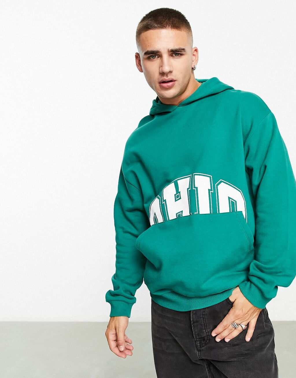 Зеленая толстовка оверсайз с университетским карманным принтом ASOS DESIGN, Зеленый
Зеленая толстовка оверсайз с университетским карманным принтом ASOS DESIGN, Зеленый