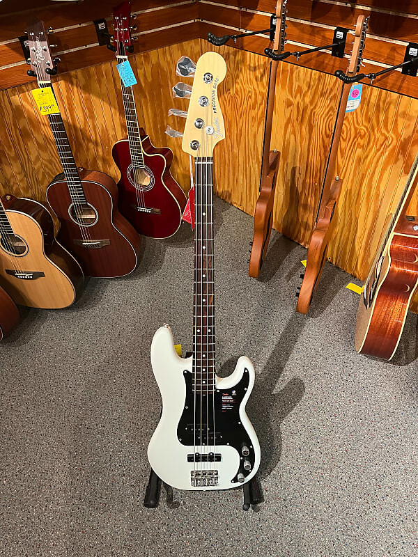 Басс гитара Fender American Performer Precision Bass with Rosewood Fretboard 2018 - Present - Arctic White
Басс гитара Fender American Performer Precision Bass with Rosewood Fretboard 2018 - Present - Arctic White
