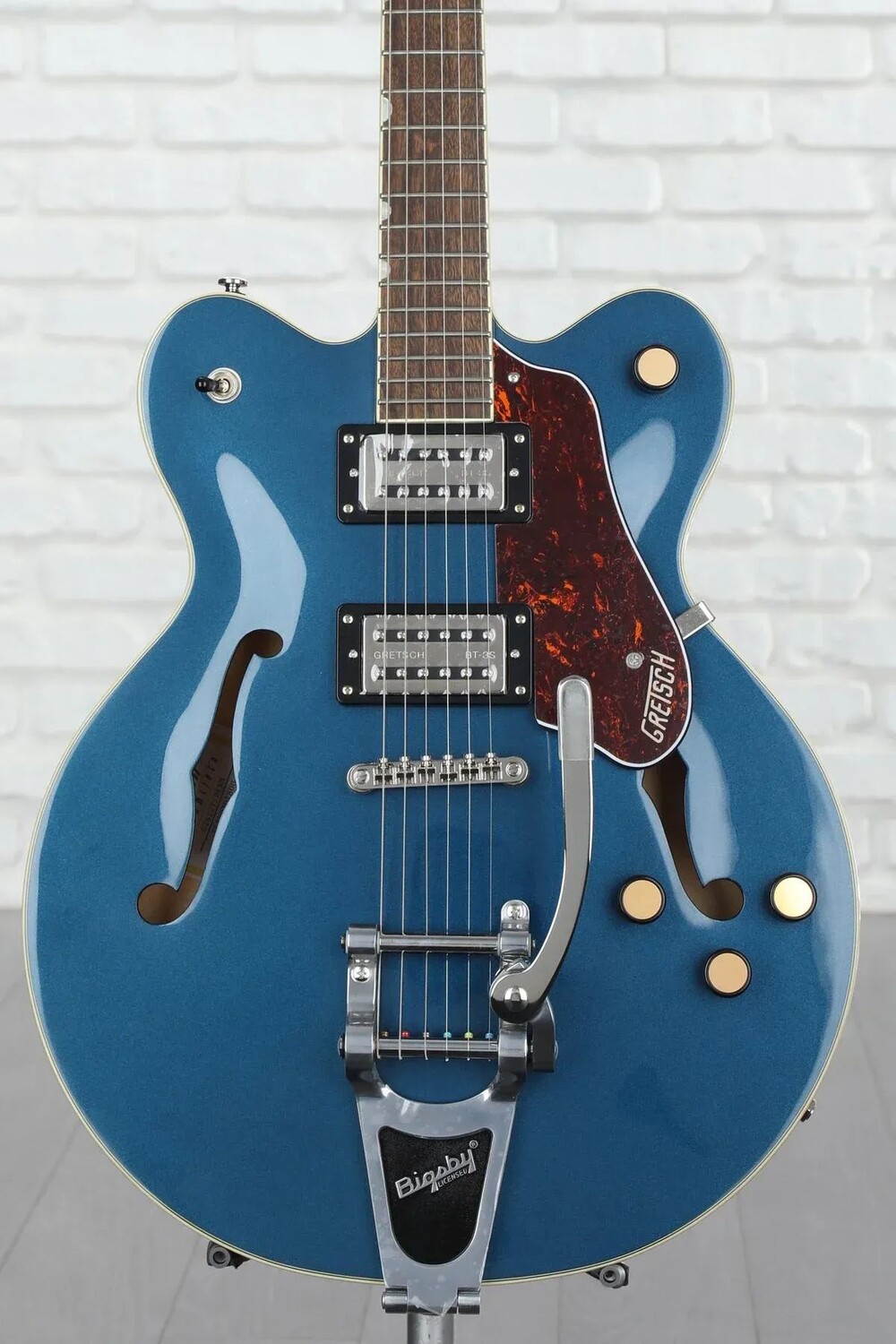 Новая электрогитара Gretsch G2622T Streamliner Center Block Double-Cut - Dark Denim
Новая электрогитара Gretsch G2622T Streamliner Center Block Double-Cut - Dark Denim
