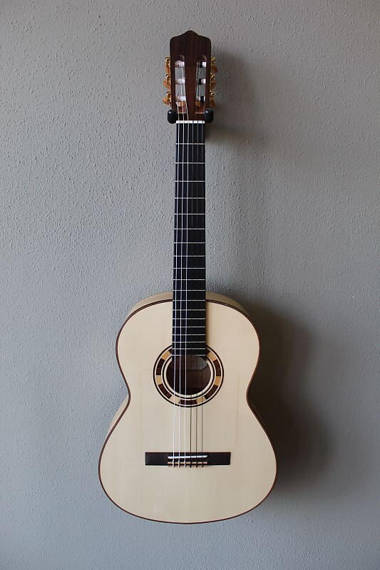 Акустическая гитара Brand New Kremona Rosa Blanca RB Flamenco Blanca Guitar with Deluxe Hard Case
Акустическая гитара Brand New Kremona Rosa Blanca RB Flamenco Blanca Guitar with Deluxe Hard Case