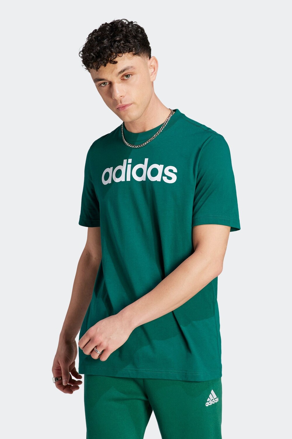 Цельная трикотажная футболка Sportswear Essentials с вышитым логотипом adidas, зеленый
Цельная трикотажная футболка Sportswear Essentials с вышитым логотипом adidas, зеленый