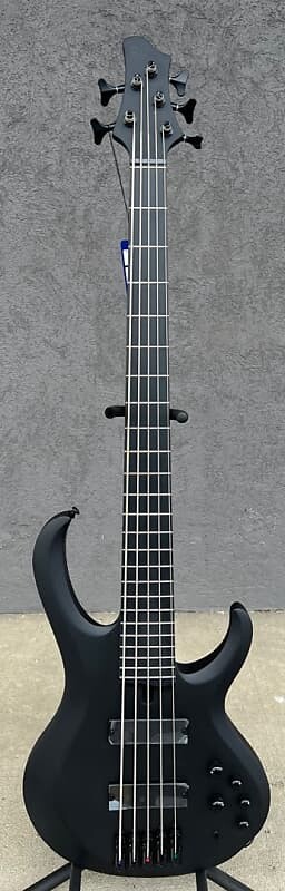 Басс гитара Ibanez BTB625EXBKF Iron Label 5-String Electric Bass Guitar, Flat Black 9lb11oz
Басс гитара Ibanez BTB625EXBKF Iron Label 5-String Electric Bass Guitar, Flat Black 9lb11oz