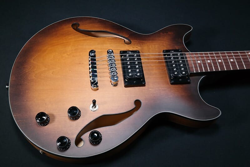 Электрогитара Ibanez AM73BTF AM Artcore 6str Electric Guitar - Tobacco Flat 677
Электрогитара Ibanez AM73BTF AM Artcore 6str Electric Guitar - Tobacco Flat 677