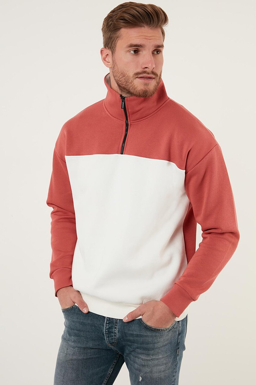 Зимний свитшот Regular Fit на молнии с воротником-стойкой и мягкой подкладкой 5905343 Buratti, апельсин, Оранжевый
Зимний свитшот Regular Fit на молнии с воротником-стойкой и мягкой подкладкой 5905343 Buratti, апельсин, Оранжевый