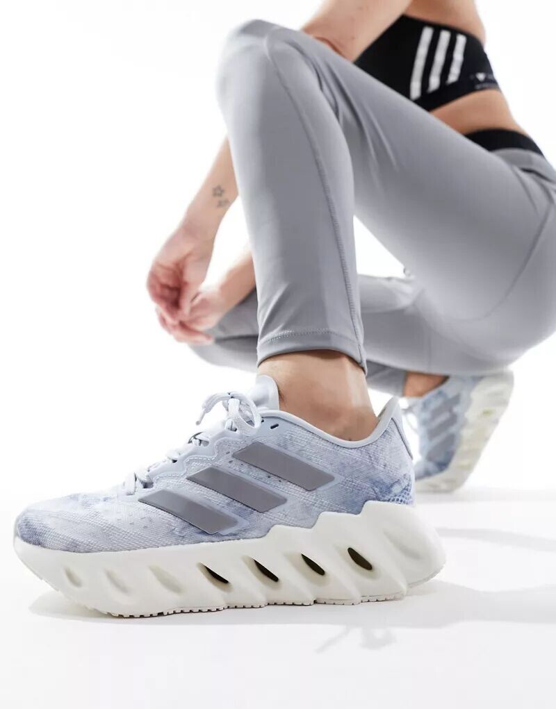 Синие и серебристые кроссовки для бега adidas Running Switch FWD adidas performance
Синие и серебристые кроссовки для бега adidas Running Switch FWD adidas performance