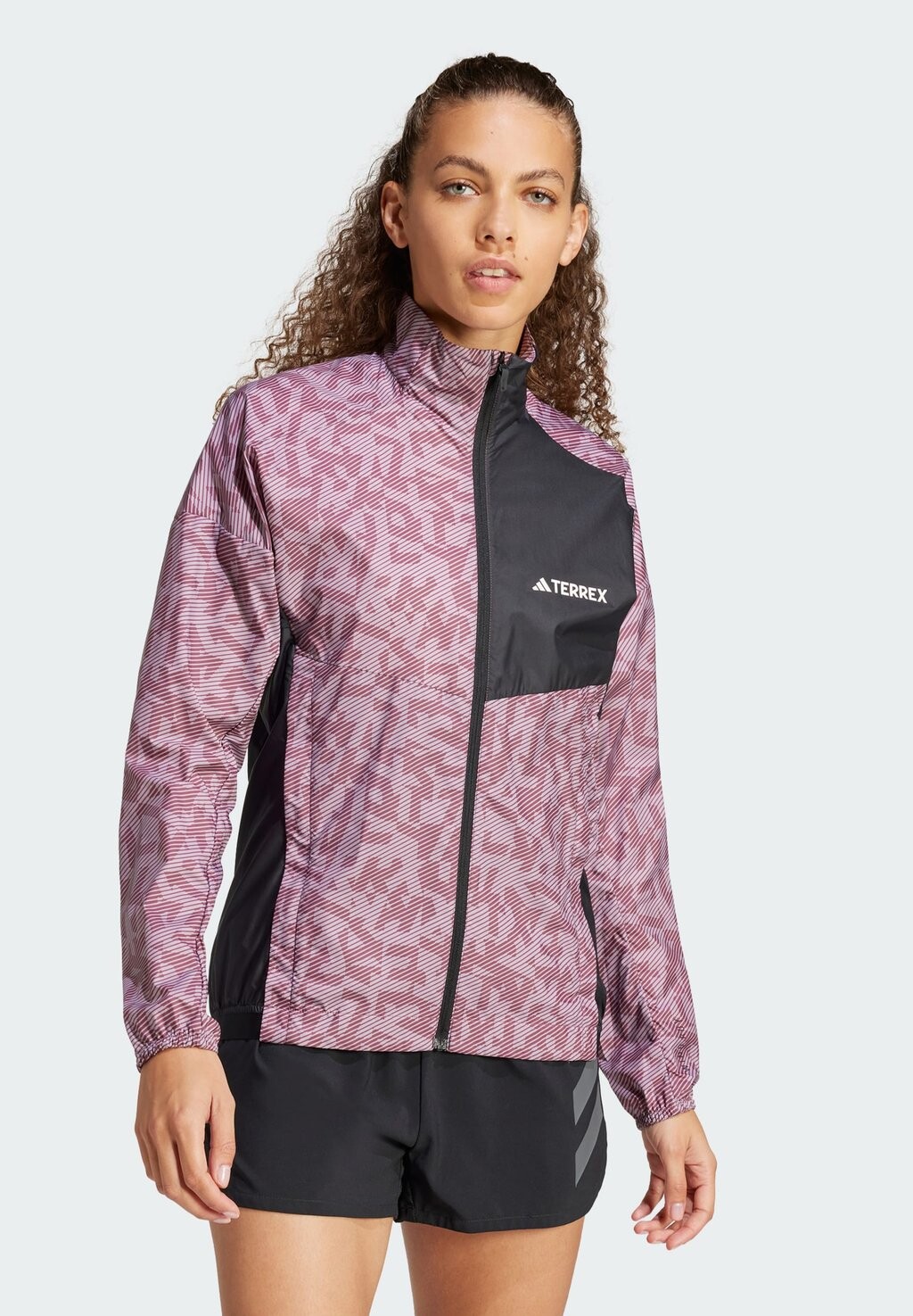 Куртка Hardshell TRAIL RUNNING WIND Adidas Terrex, цвет quiet crimson/preloved fig
Куртка Hardshell TRAIL RUNNING WIND Adidas Terrex, цвет quiet crimson/preloved fig