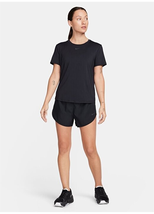 Черная футболка с круглым вырезом FN2798-010-W NK ONE CLASSIC DF SS T Nike, черный
Черная футболка с круглым вырезом FN2798-010-W NK ONE CLASSIC DF SS T Nike, черный
