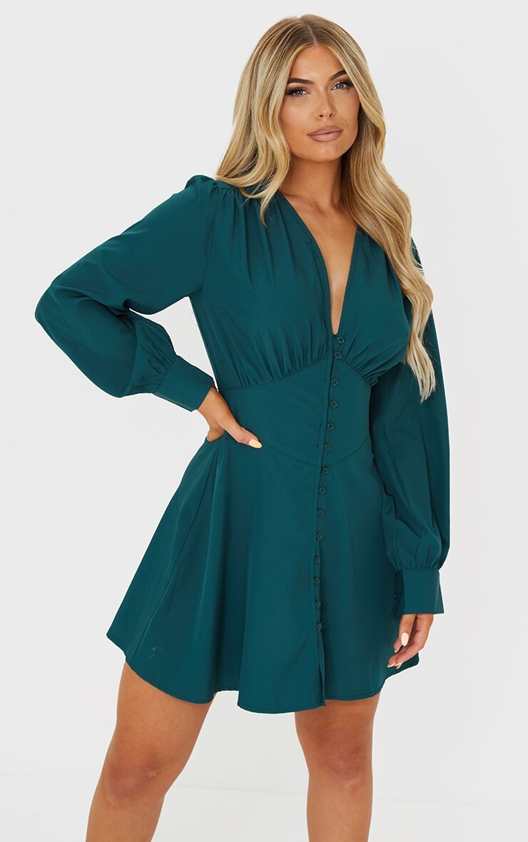 PrettyLittleThing Изумрудно-зеленое платье свободного кроя на пуговицах с талией, Зеленый
PrettyLittleThing Изумрудно-зеленое платье свободного кроя на пуговицах с талией, Зеленый