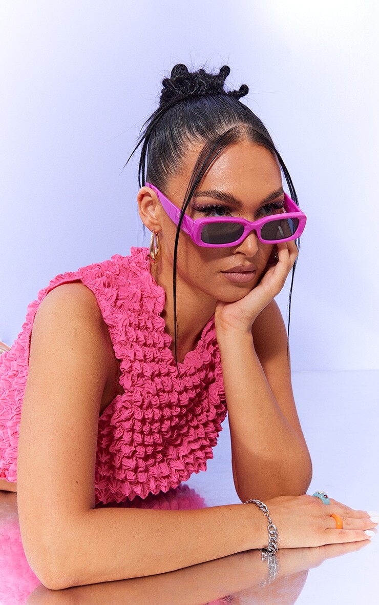 PrettyLittleThing Розовые солнцезащитные очки в прямоугольной толстой боковой оправе в стиле ретро в стиле ретро
PrettyLittleThing Розовые солнцезащитные очки в прямоугольной толстой боковой оправе в стиле ретро в стиле ретро