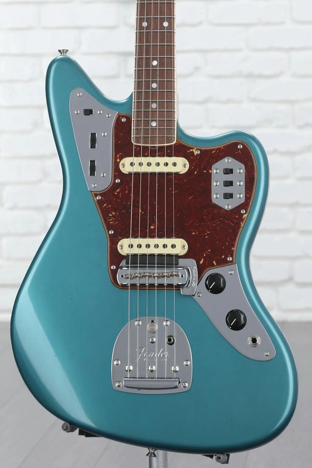 Новая ограниченная серия Fender Custom Shop Jaguar Journeyman Relic '66, электрогитара — Ocean Turquoise
Новая ограниченная серия Fender Custom Shop Jaguar Journeyman Relic '66, электрогитара — Ocean Turquoise
