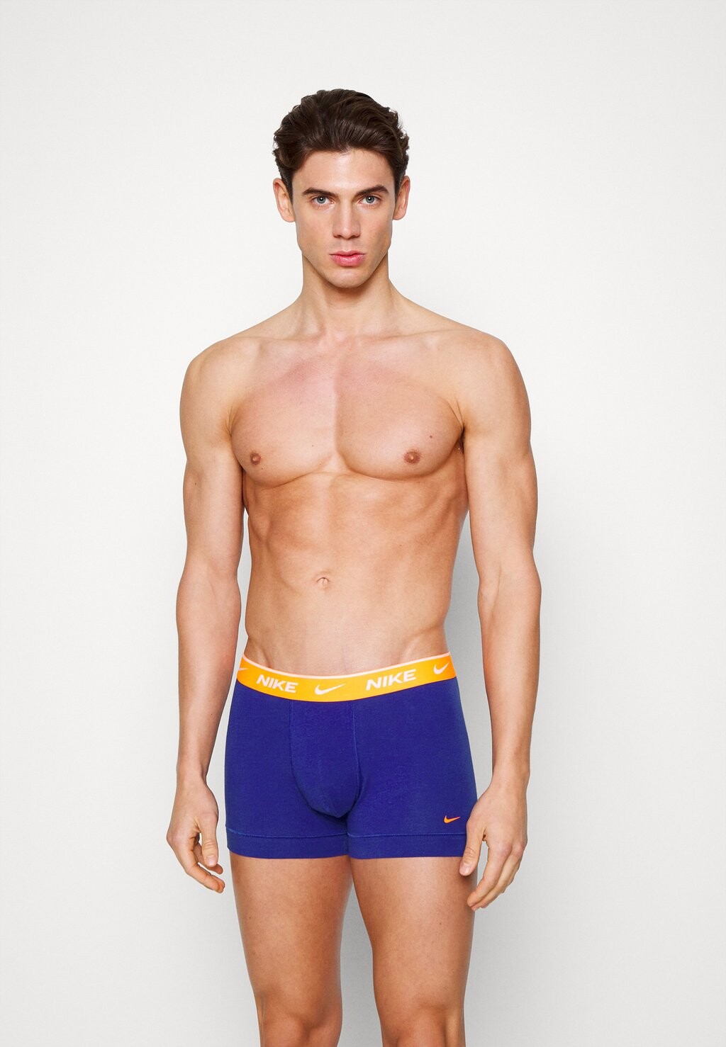 Брюки-кюлоты ПАКЕТ 3 Nike Underwear, глубокий королевский/оранжевый/однотонный синий/вольт
Брюки-кюлоты ПАКЕТ 3 Nike Underwear, глубокий королевский/оранжевый/однотонный синий/вольт