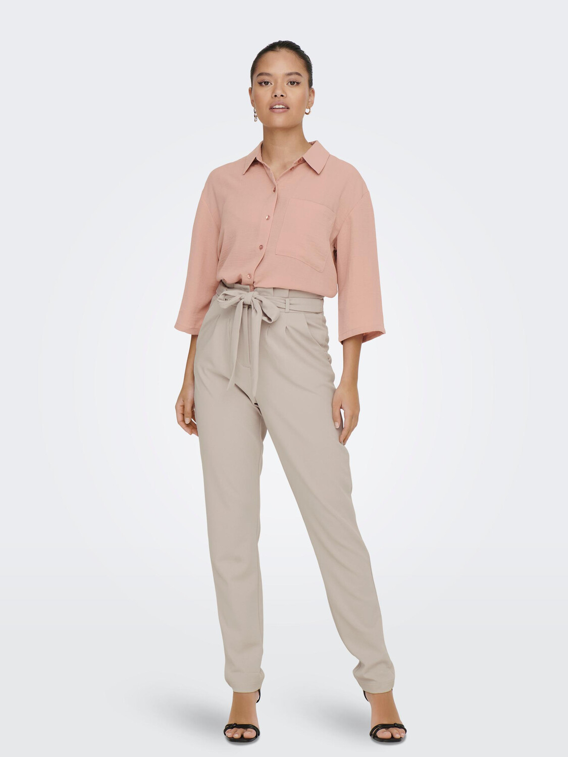 Брюки JACQUELINE de YONG Elegante High Waist Stoffhose Paperback Marlene Pants JDYTANJA, светло-серый
Брюки JACQUELINE de YONG Elegante High Waist Stoffhose Paperback Marlene Pants JDYTANJA, светло-серый