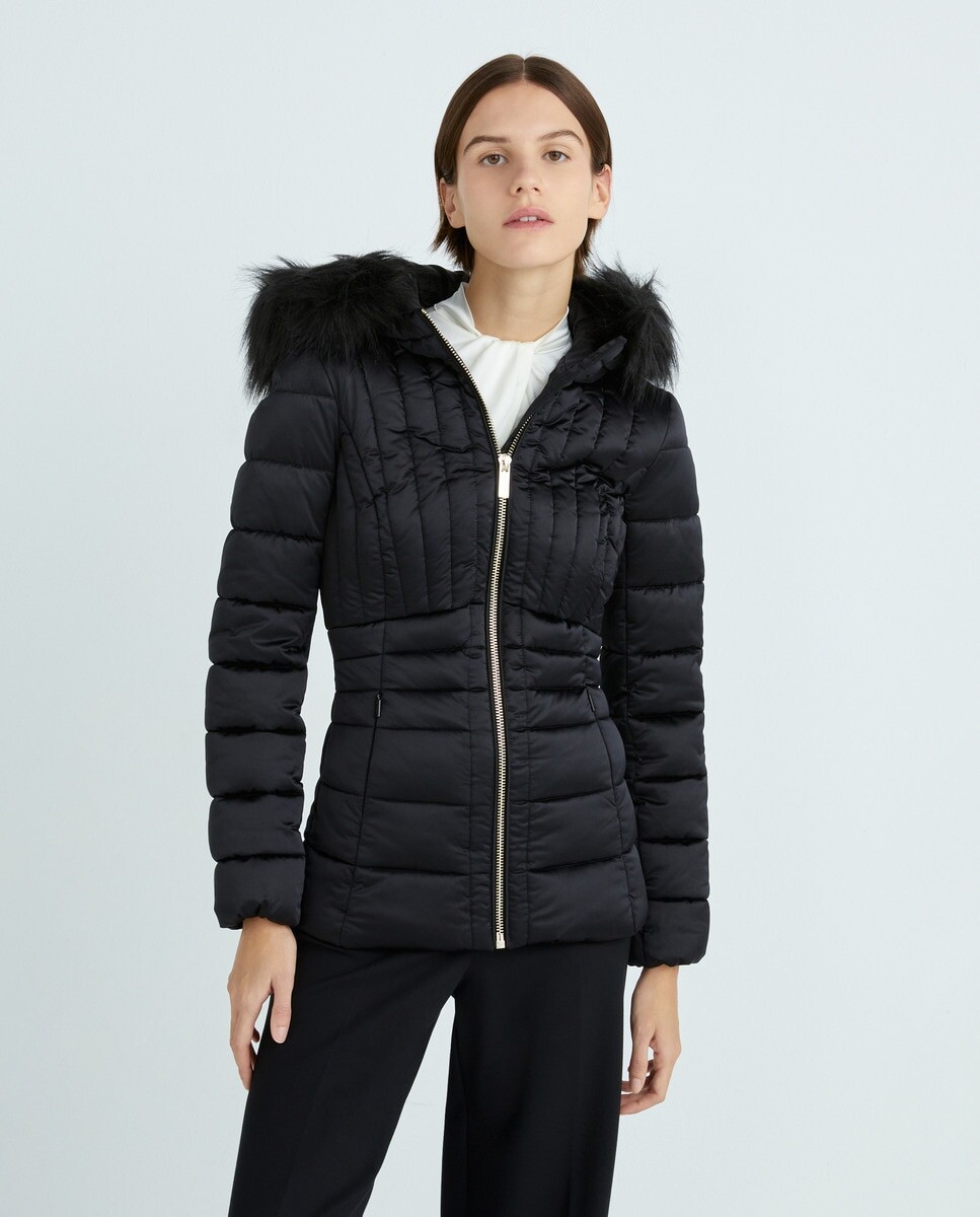 Утепленное женское пальто с капюшоном на синтетическом меху Marciano by Guess, черный
Утепленное женское пальто с капюшоном на синтетическом меху Marciano by Guess, черный