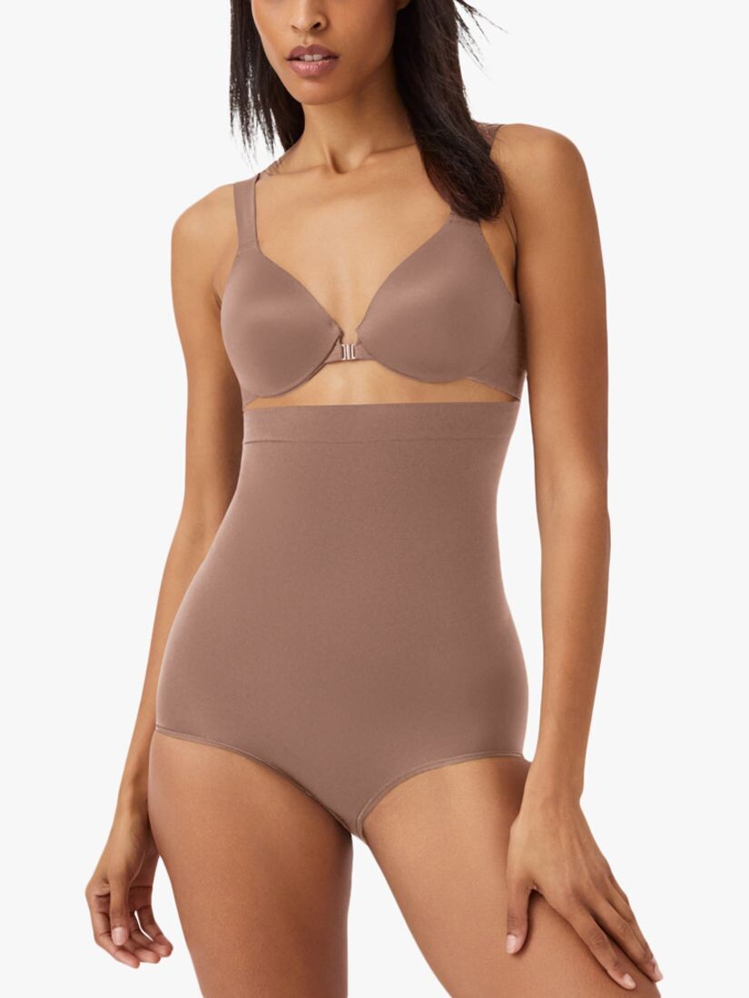 Бесшовные моделирующие трусики Spanx с высокой талией на каждый день, Café Au Lait
Бесшовные моделирующие трусики Spanx с высокой талией на каждый день, Café Au Lait