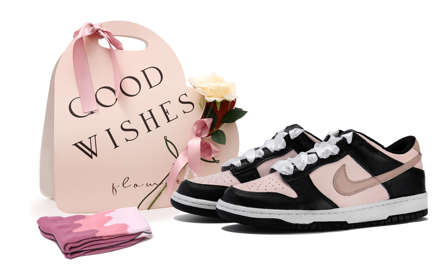 Кроссовки Nike Dunk Skateboarding Shoes Women's Low-top Black/nude Pink/khaki, черный
Кроссовки Nike Dunk Skateboarding Shoes Women's Low-top Black/nude Pink/khaki, черный