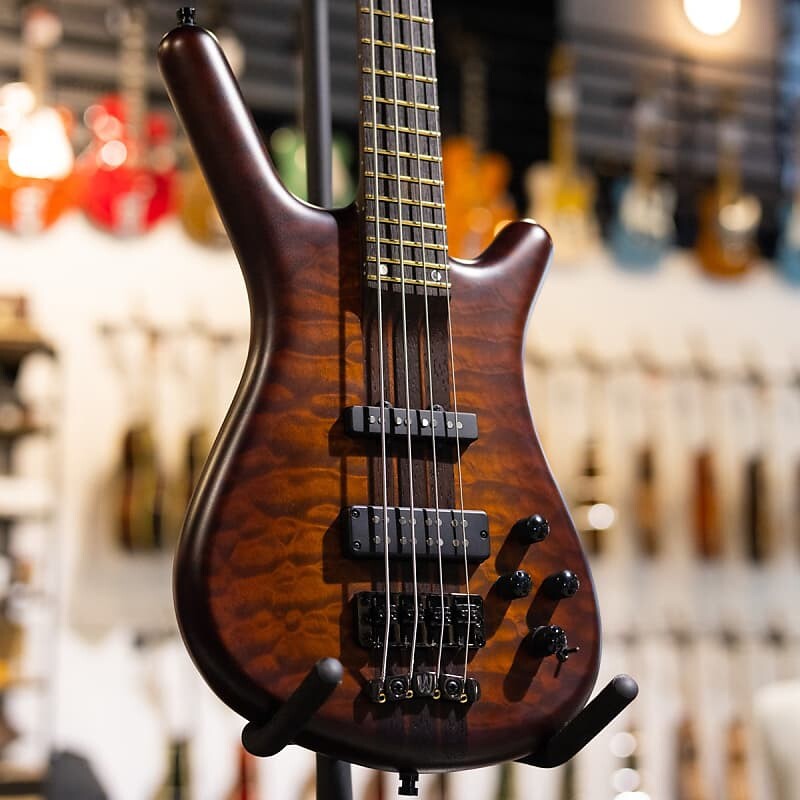 Басс гитара Warwick Masterbuilt 2022 LTD 4-String Streamette - Special Amberburst Transparent Satin - Floor Model
Басс гитара Warwick Masterbuilt 2022 LTD 4-String Streamette - Special Amberburst Transparent Satin - Floor Model
