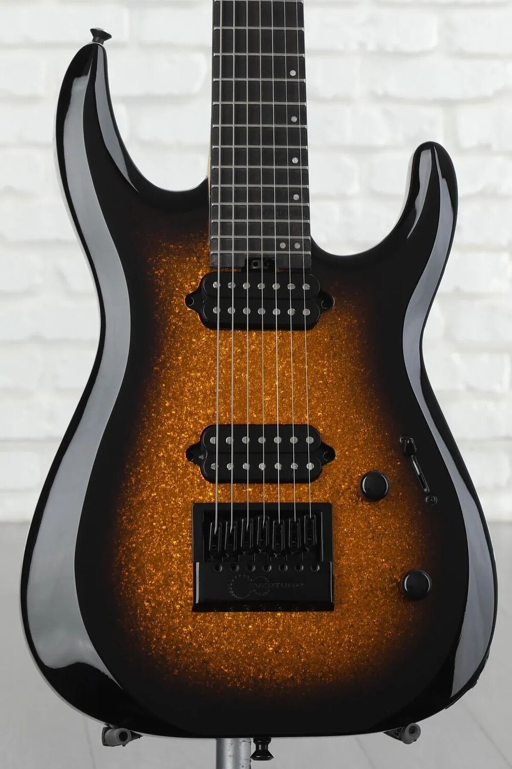Новая электрогитара Jackson Pro Plus Series DK Modern EverTune 7 — Gold Sparkle
Новая электрогитара Jackson Pro Plus Series DK Modern EverTune 7 — Gold Sparkle