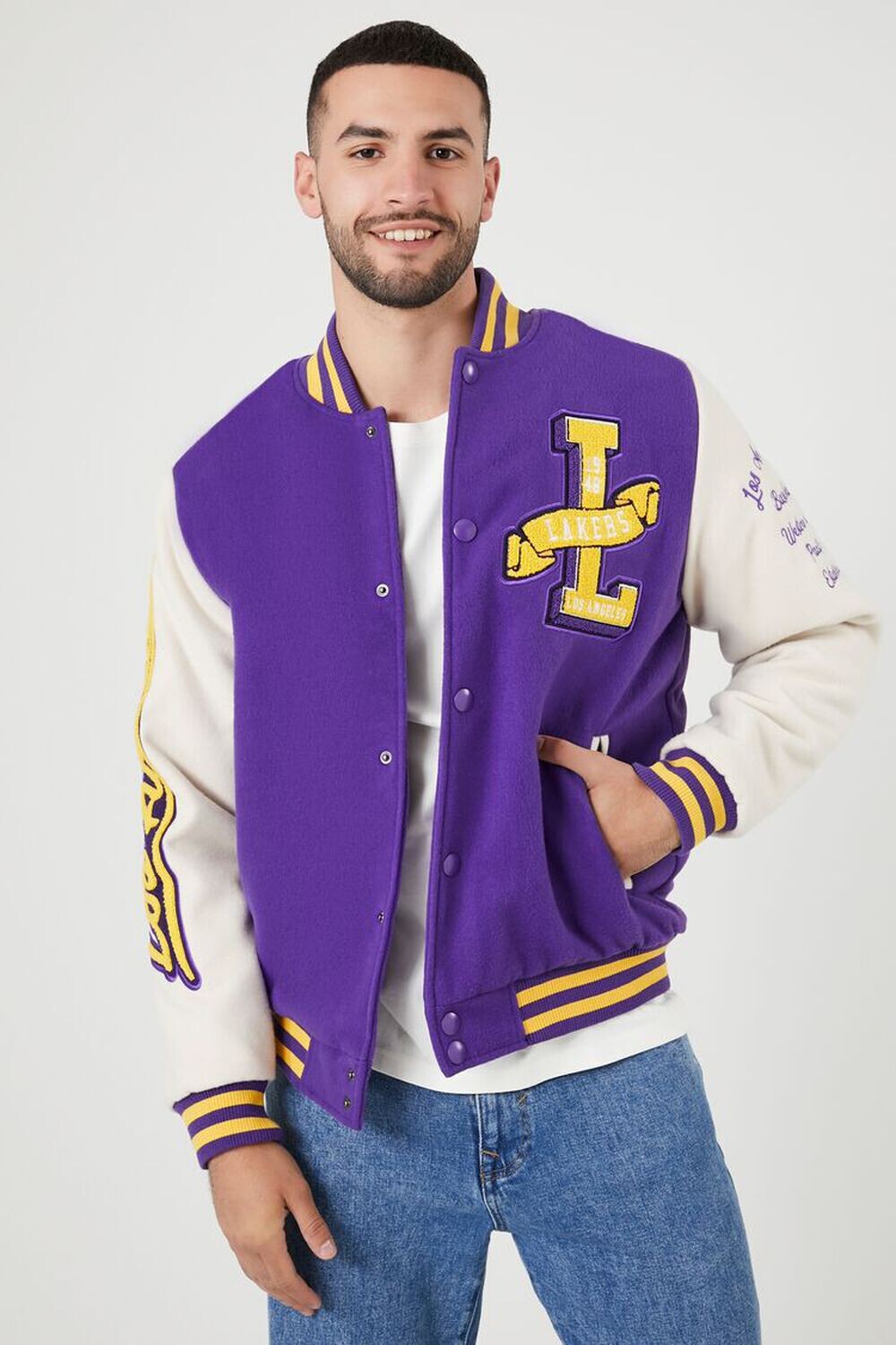 Университетская куртка LA Lakers из синели с нашивками Forever 21, кремовый, Бежевый
Университетская куртка LA Lakers из синели с нашивками Forever 21, кремовый, Бежевый
