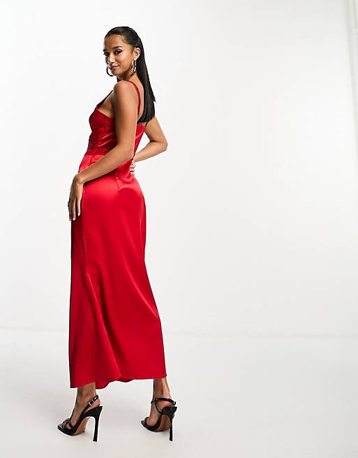 Красное кружевное платье макси с вырезами Never Fully Dressed Petite, Красный
Красное кружевное платье макси с вырезами Never Fully Dressed Petite, Красный