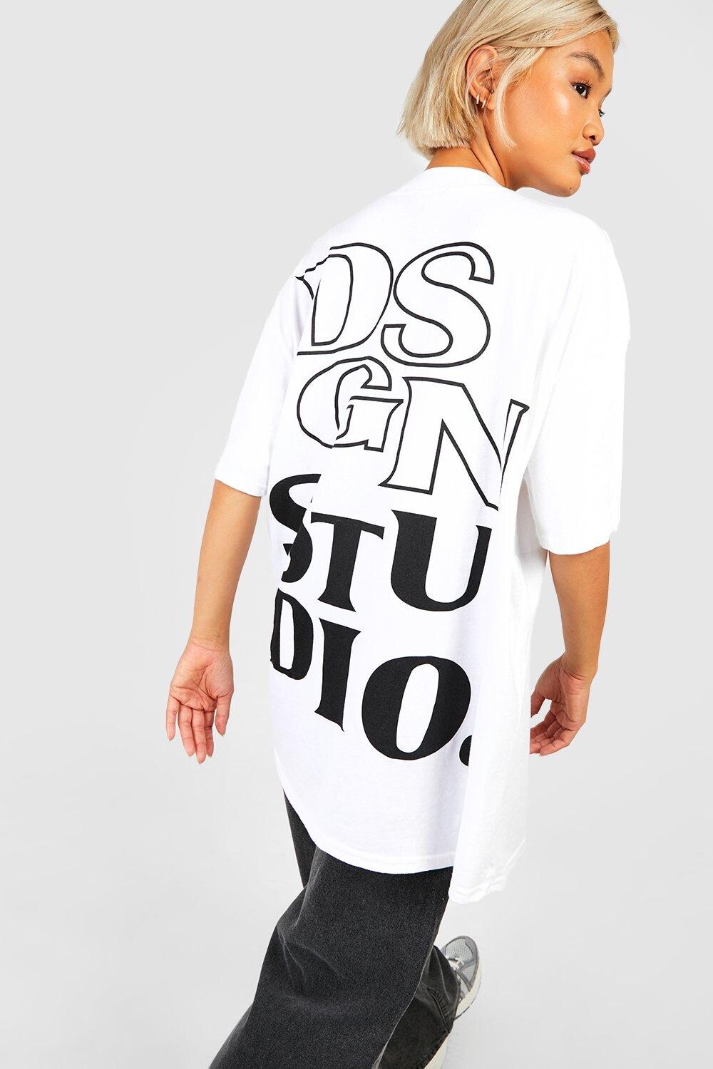 Футболка oversized dsgn studio с принтом на спине и удлиненным вырезом Boohoo, белый
Футболка oversized dsgn studio с принтом на спине и удлиненным вырезом Boohoo, белый