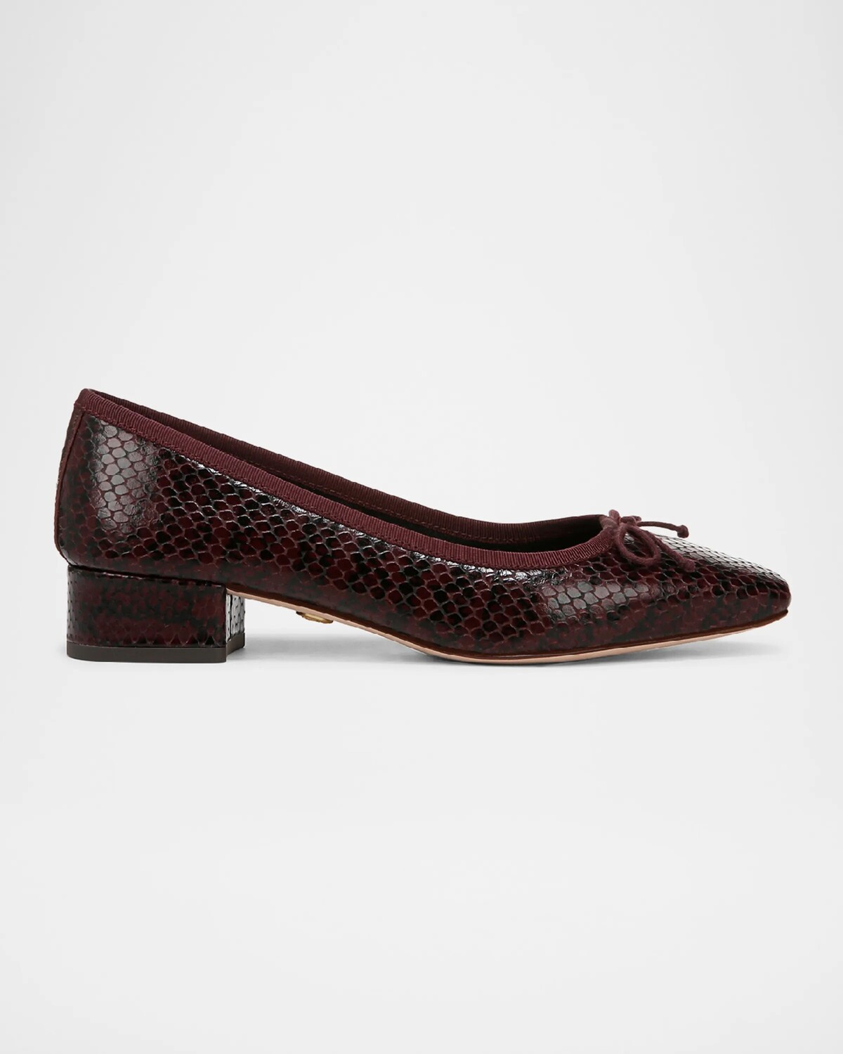 Кожаные балетки Cecile со змеиным тиснением Veronica Beard, цвет Wine Snake Print Leather
Кожаные балетки Cecile со змеиным тиснением Veronica Beard, цвет Wine Snake Print Leather